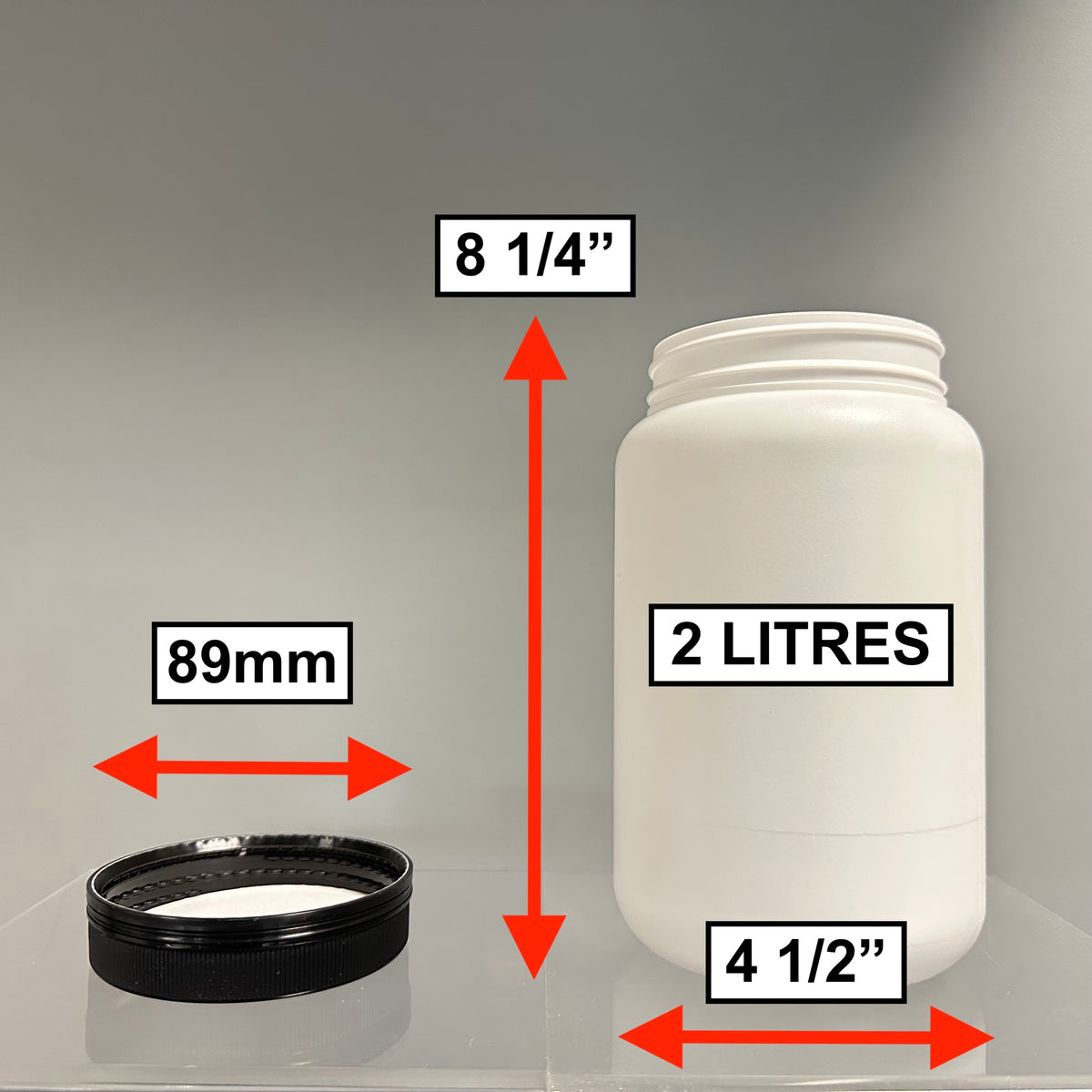 Pots blancs en plastique PEHD de 2 L et bouchons noirs — Lot de 24